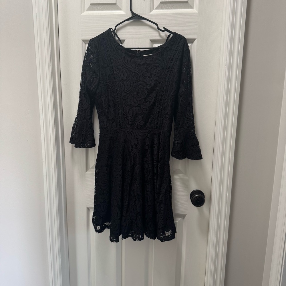Francesca’s Women’s large Elegant Black Lace Dress
